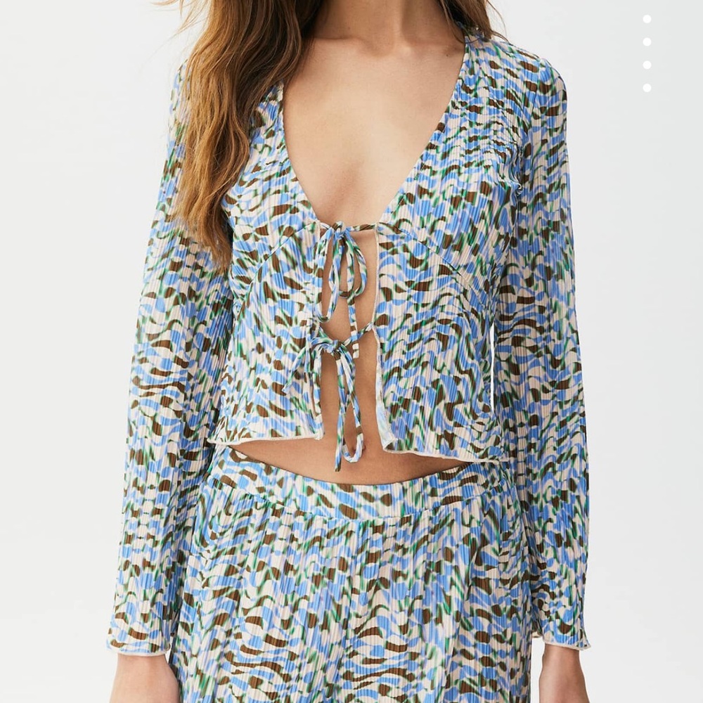 Pleated blouse top